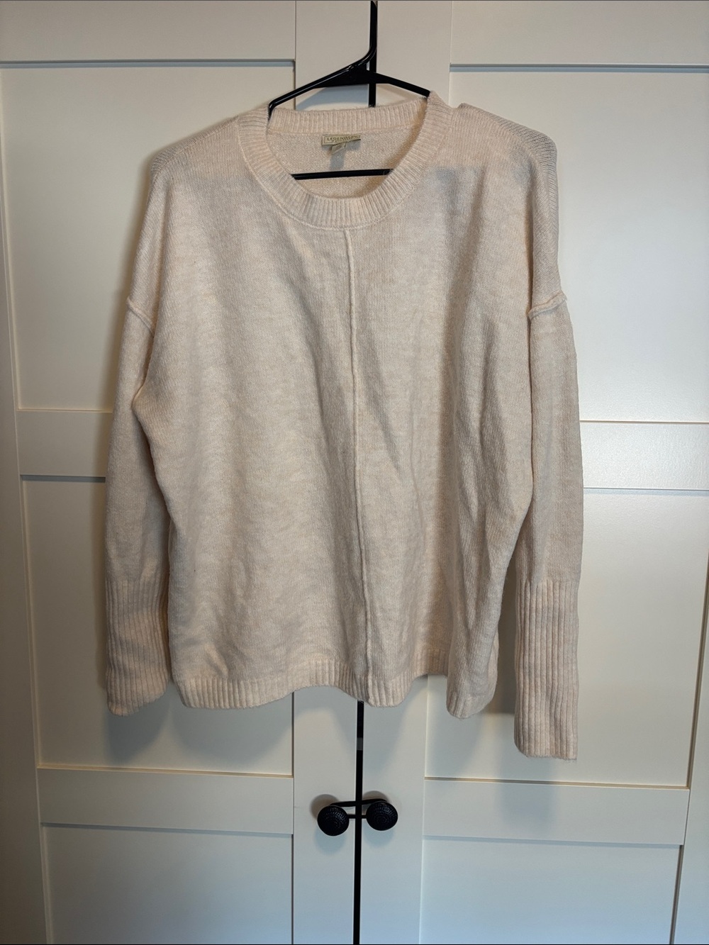 Legendary Whitetails Men's Crewneck Sweater in Light Cream